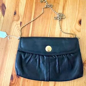 Gold hunter leather crossbody bag w/  gold tone strap ✅ 10 X 7 “